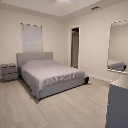 Ferienwohnung The House With The Blue Door. McAllen Exterior foto