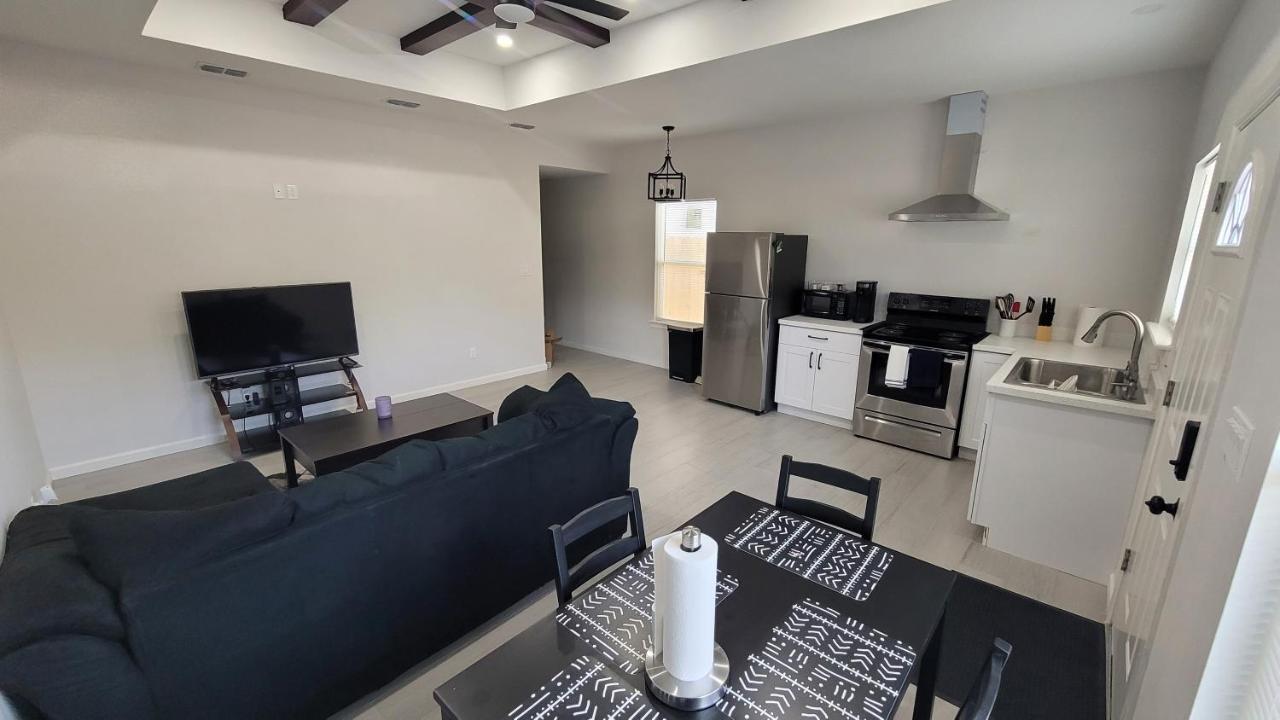 Ferienwohnung The House With The Blue Door. McAllen Exterior foto
